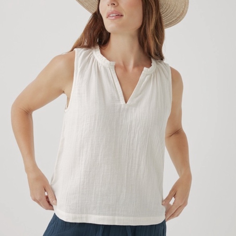 NWOT  Pact Coastal Double Gauze 100% Organic Cotton Ruffle Tank Sea Salt Medium